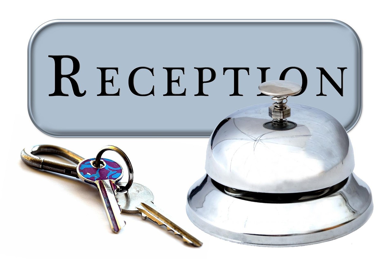 youth center reception help desk